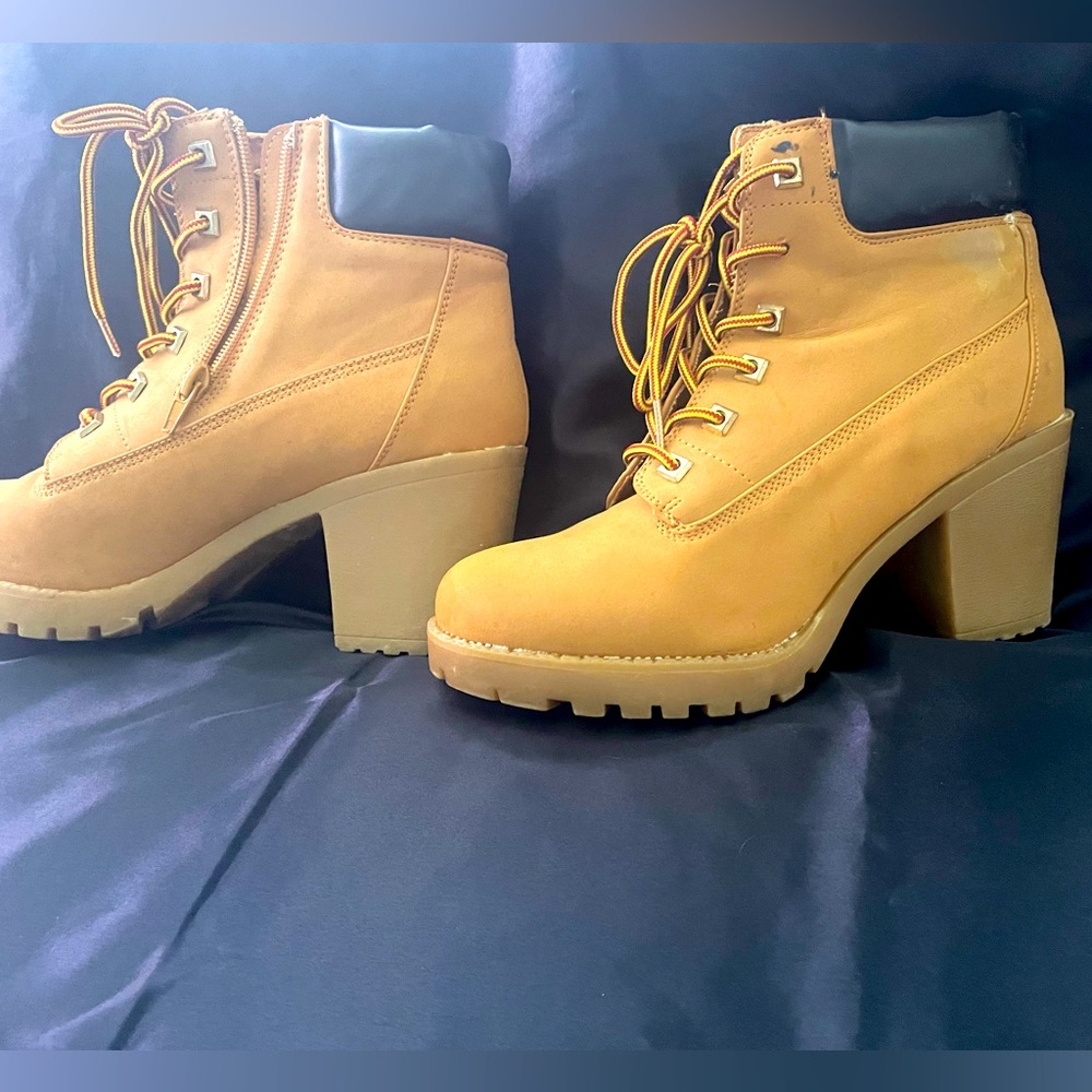 Tan Zigisoho Heels Ankle Boots